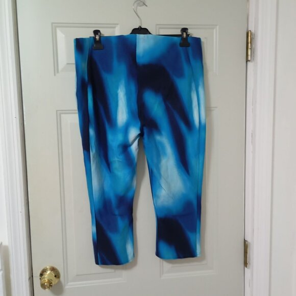 Nygaard Luxe Slims Capri Pants XL Blue Tie-Dye Print With Button Accents Womens - Picture 7 of 10